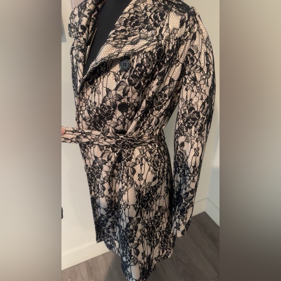 NWT Lace Women's Trench Coat *Rare* - Picture 8 of 8